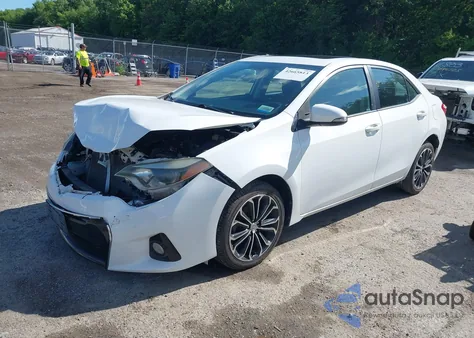 2015 Toyota Corolla S Plus z USA, uszkodzony, nr VIN 2T1BURHE7FC253221